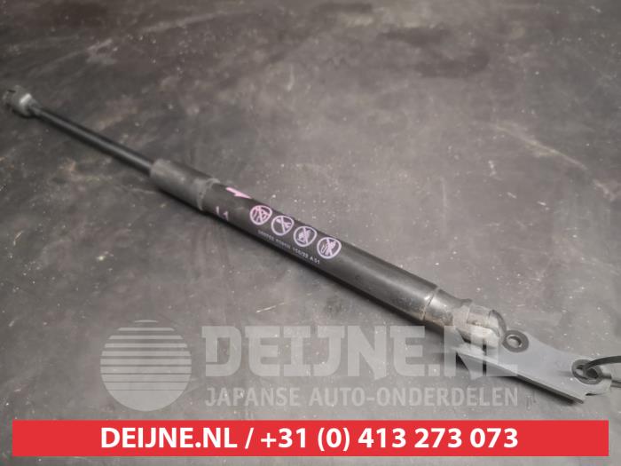Toyota Aygo X Gasdemper links-achter O736477