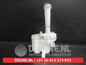 Suzuki Celerio Ruitensproeiertank voor O736514 foto 3