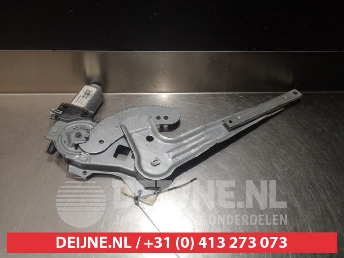 Nissan Almera Ruitmechaniek 4Deurs rechts-achter O291191