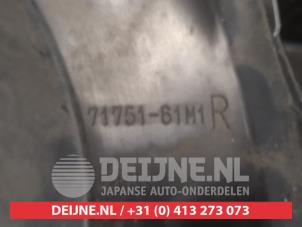 Suzuki SX-4 Stoßstangenrost O736530 foto 3