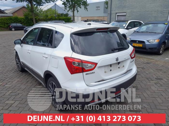 Suzuki SX-4 Stoßstange hinten O736546