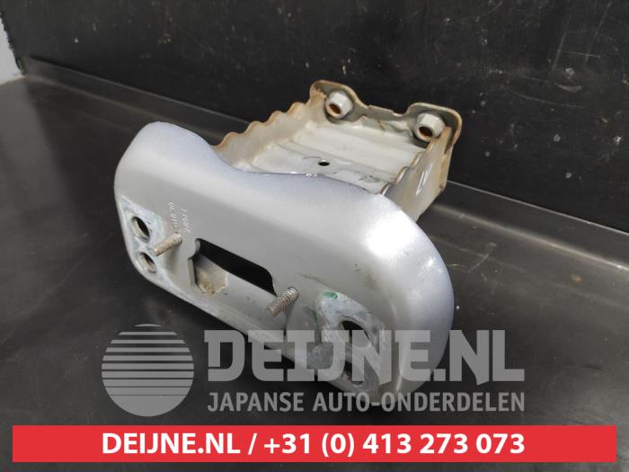 Toyota Yaris Stoßstangenstütze links vorne O736572