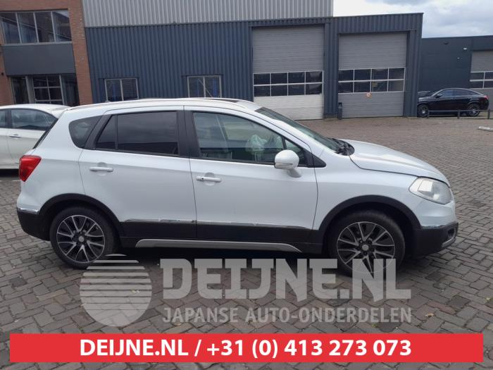 Suzuki SX-4 Dreieckfenster rechts hinten O736556