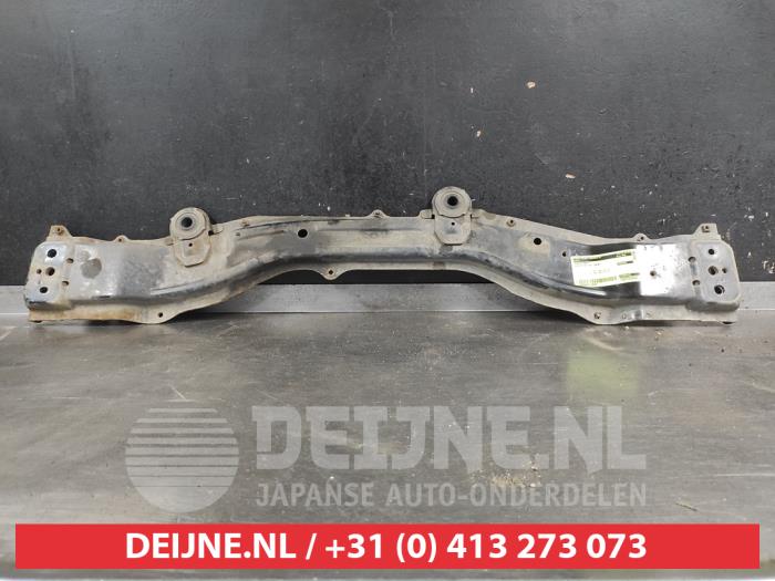 Suzuki Swift Radiateurbalk O736586