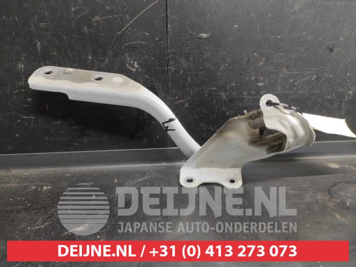 Suzuki Swift Motorkap Scharnier O736591