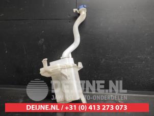 Suzuki Swift Ruitensproeiertank voor O736593 foto 2