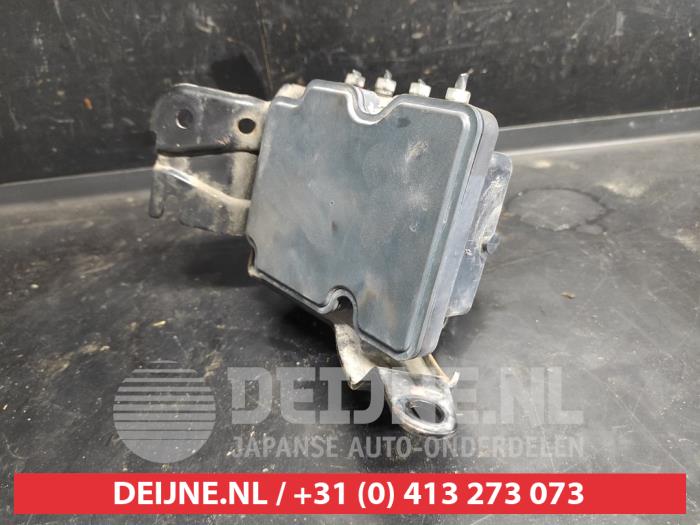 Gebruikte ABS Pomp Suzuki Swift (ZA/ZC/ZD) 1.2 16V Prijs € 150,00 Margeregeling aangeboden door V.Deijne Jap.Auto-onderdelen BV