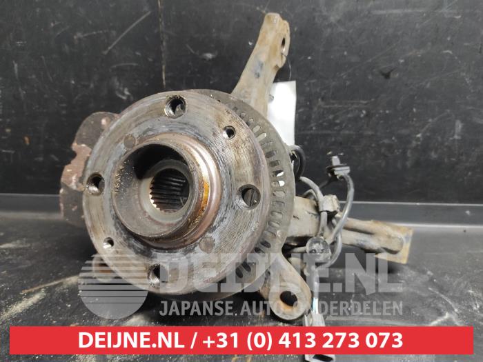 Suzuki Swift Fusee rechts-voor O736603