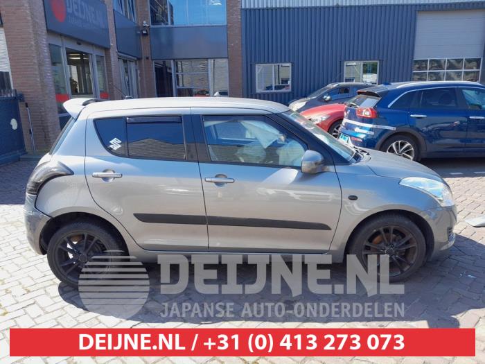 Suzuki Swift Dreieckfenster rechts hinten O736691
