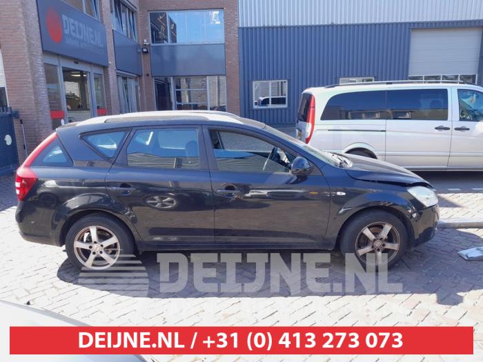 Kia Ceed Kotflügel rechts vorne O736788