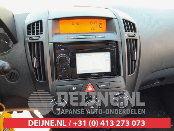 Kia Ceed Heater control panel O736790
