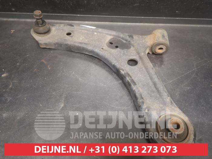 Suzuki SX-4 Querlenker unten links vorne O736889