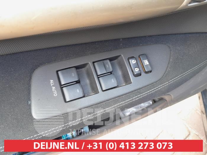 Toyota Auris Kombischalter Fenster O736963