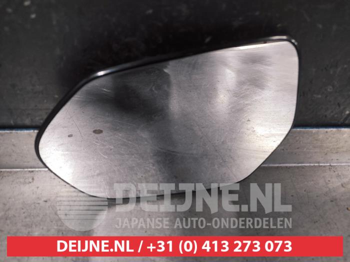 Toyota Corolla Mirror glass, left O737012