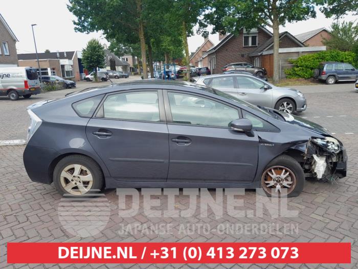 Toyota Prius Door window 4-door, front right O737057