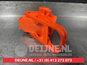 Toyota Auris Hybrid service plug O737084 photo 2