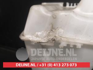 Kia Rio Front windscreen washer reservoir O737093 photo 2
