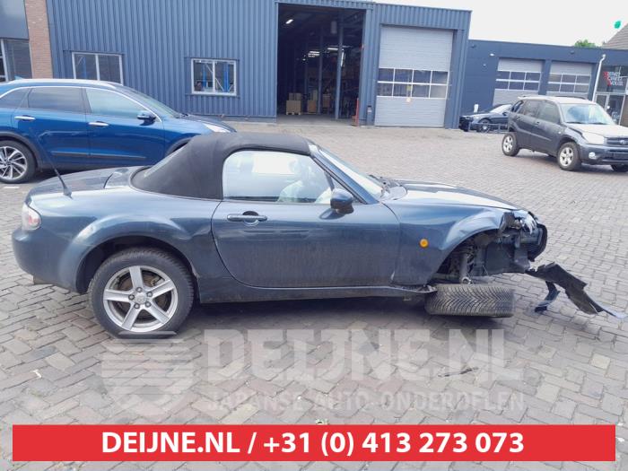 Mazda MX-5 Quarter light, front right O737115