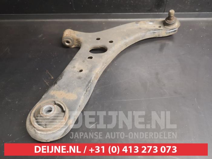 Kia Rio Draagarm onder rechts-voor O737137