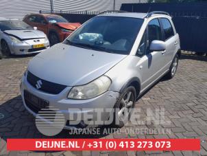 Suzuki SX-4 Bonnet O737150 photo 2