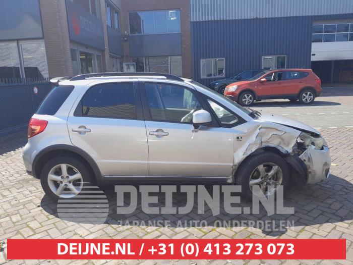 Suzuki SX-4 Tür 4-türig rechts hinten O737176