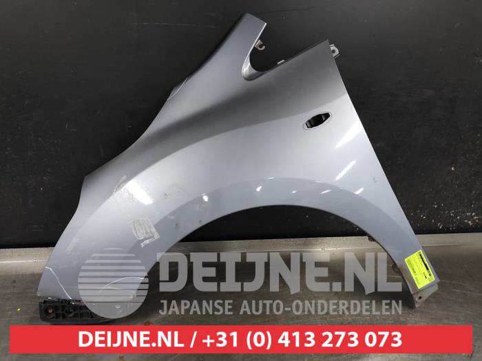 Toyota Verso Kotflügel links vorne O737275