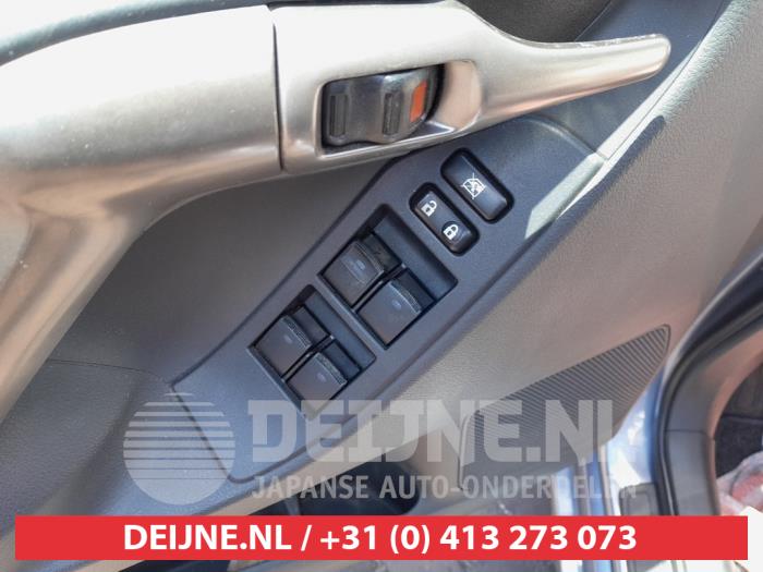 Toyota Verso Multi-functional window switch O737276