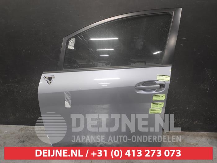 Toyota Verso Door 4-door, front left O737277
