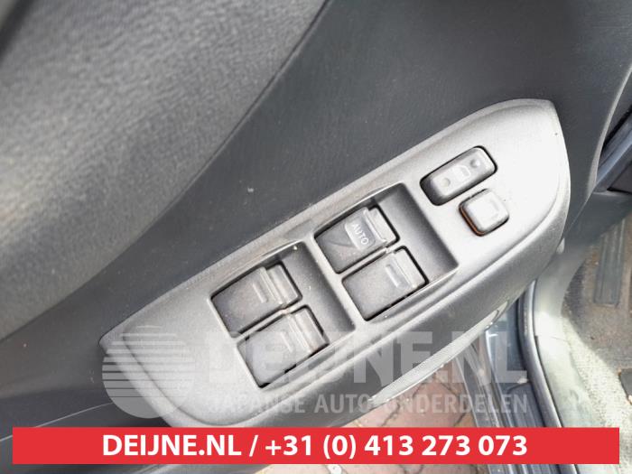 Toyota Rav-4 Combischakelaar ramen O737388