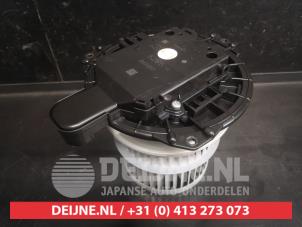 Toyota Rav-4 Heating and ventilation fan motor O737500 photo 2