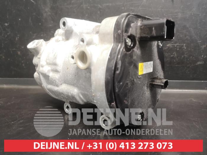 Gebruikte Aircopomp Toyota RAV4 (A5) 2.5 Hybrid 16V AWD Prijs op aanvraag aangeboden door V.Deijne Jap.Auto-onderdelen BV