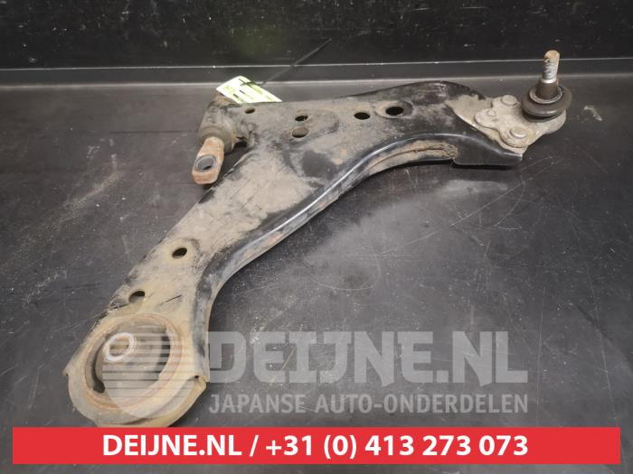 Toyota Rav-4 Front lower wishbone, right O737516