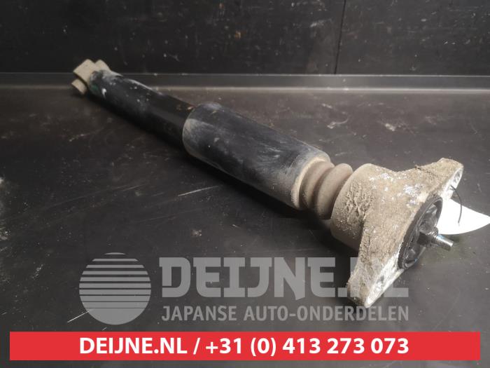 Hyundai Genesis Rear shock absorber, right O737572