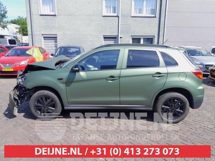 Mitsubishi ASX Zijskirt links O737706
