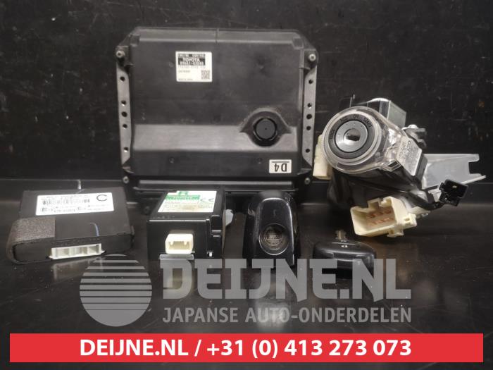 Toyota Rav-4 Zündschloss+Schlüssel O737710