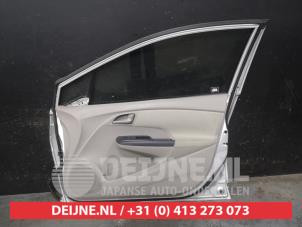 Honda Insight Front door 4-door, right O737900 photo 2