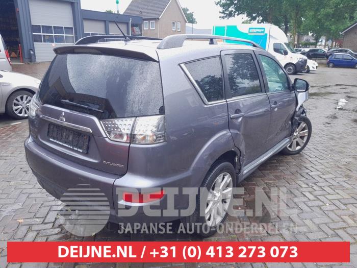 Mitsubishi Outlander Heckklappenreflektor rechts O737915