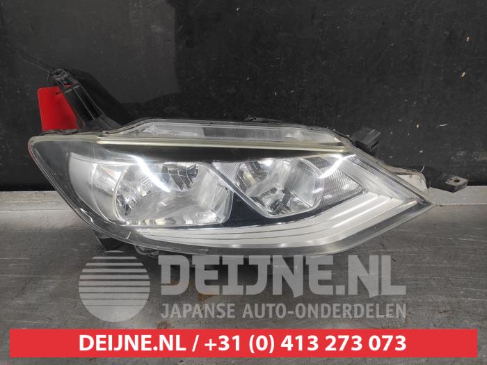 Nissan Pulsar Headlight, right O737989