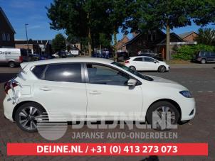 Nissan Pulsar Front door 4-door, right O738011 photo 2