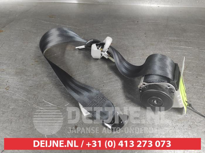 Toyota Verso Rear seatbelt, right O738088