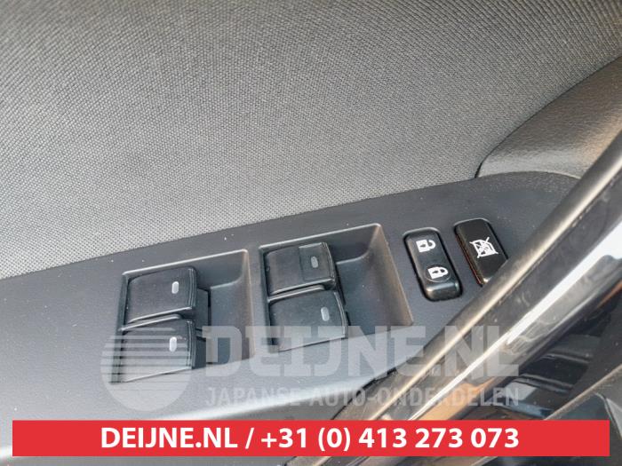 Toyota Auris Combischakelaar ramen O738098