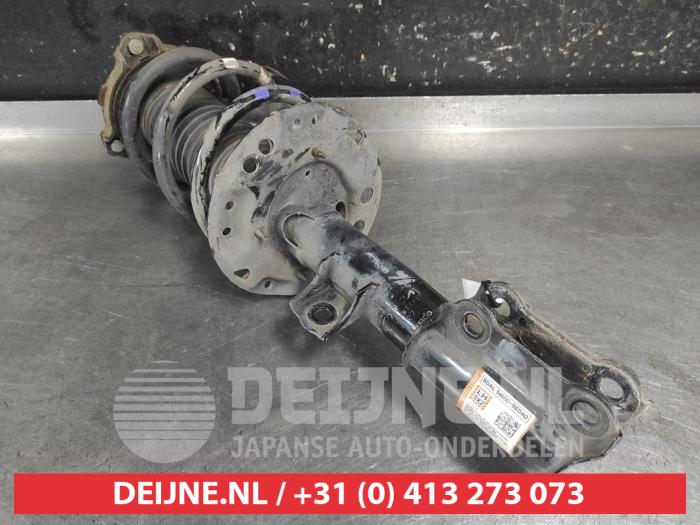 Hyundai Kona Stoßdämpferstrebe links vorne O738160