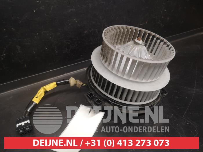 Toyota Prius Heating and ventilation fan motor O738285