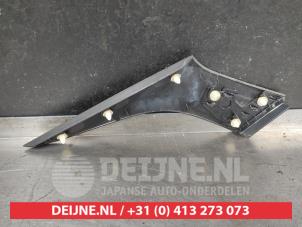 Suzuki Swift Leiste hinterer Kot-/Seitenflügel O738338 foto 3