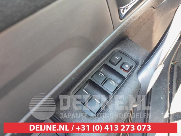 Honda CR-V Combischakelaar ramen O738371