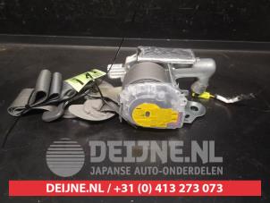 Toyota Prius Front seatbelt, left O738331 photo 2