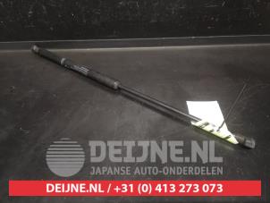 Toyota Prius Rear gas strut, left O738431 photo 2