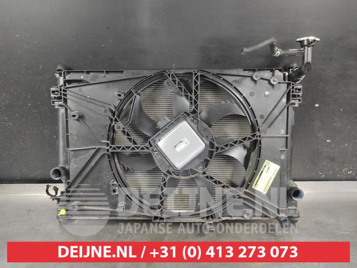 Gebruikte Radiateur Toyota RAV4 (A5) 2.5 Hybrid 16V AWD Prijs op aanvraag aangeboden door V.Deijne Jap.Auto-onderdelen BV
