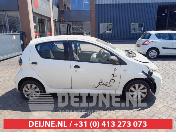 Toyota Aygo Tür 4-türig rechts vorne O738470