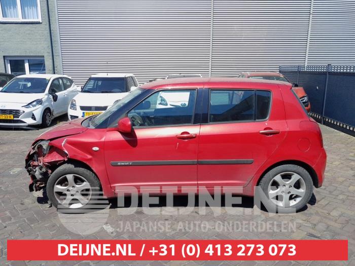 Suzuki Swift Driehoeks Ruit links-achter O738507